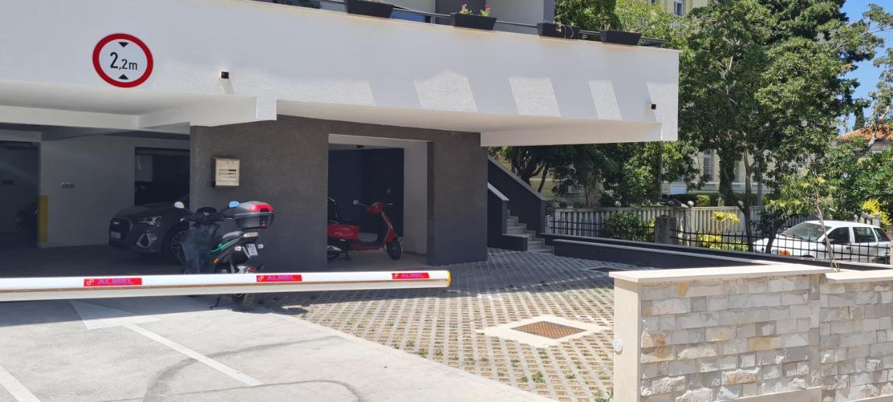 Free Parking Marli 4 - Room With Private Entrance - Dubrovnik Bagian luar foto